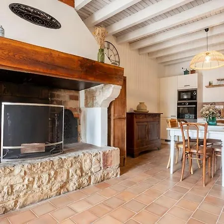Maison Typique Et De Caractere Au Coeur D'un Des Beaux Villages De France 펜션