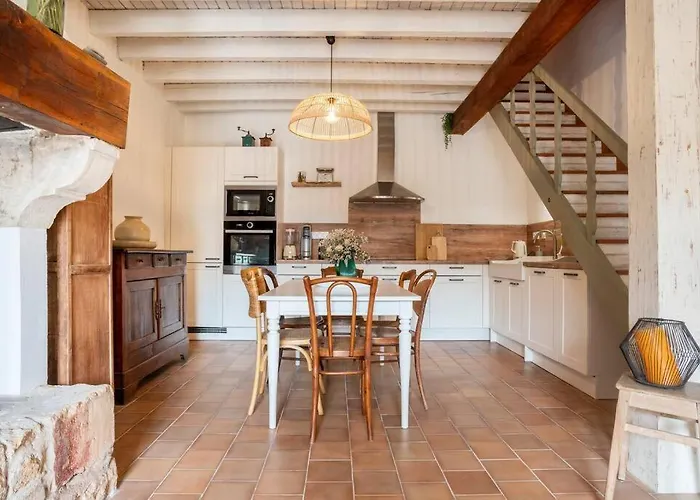 Maison Typique Et De Caractere Au Coeur D'un Des Beaux Villages De France * La Roque-sur-Cèze