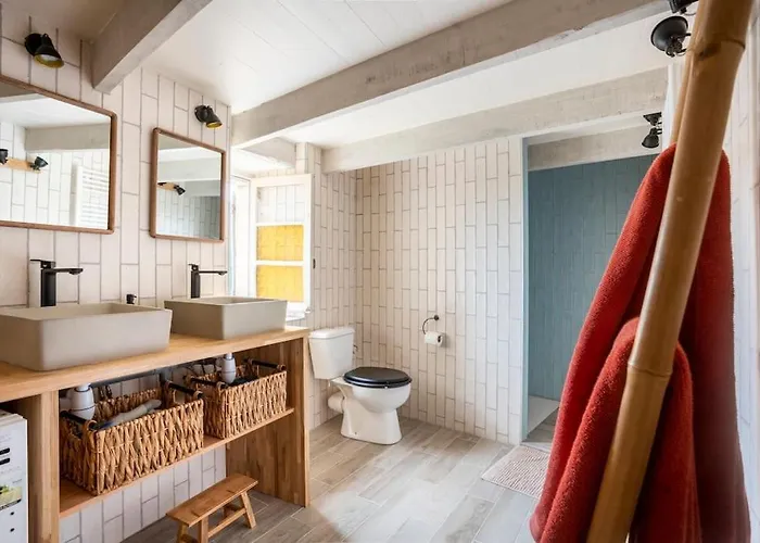 Maison Typique Et De Caractere Au Coeur D'un Des Beaux Villages De France * La Roque-sur-Cèze
