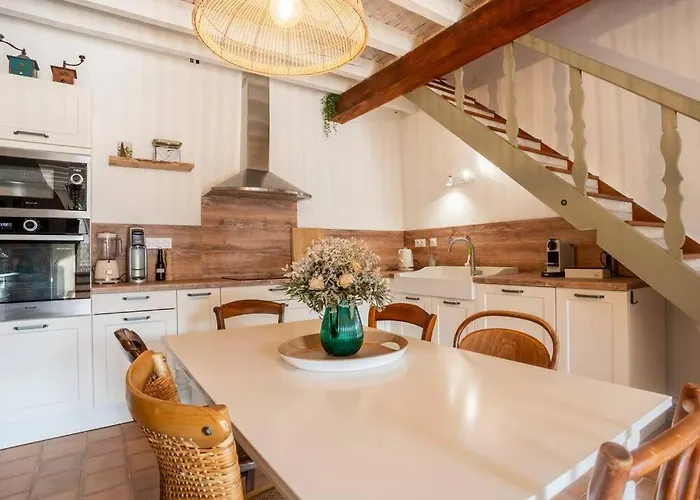 Maison Typique Et De Caractere Au Coeur D'un Des Beaux Villages De France La Roque-sur-Cèze